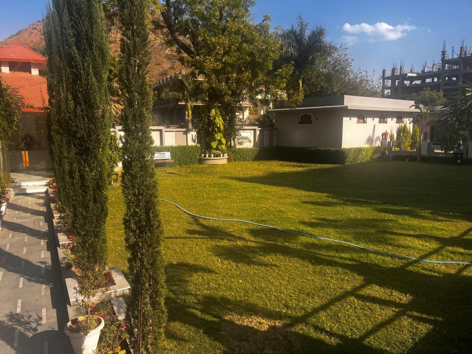 Talai  Lokesh Hotel מראה חיצוני תמונה